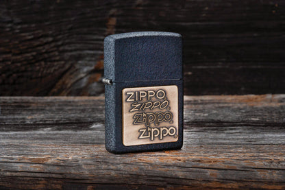 Запальничка Zippo Brass Emblem Black Crackle